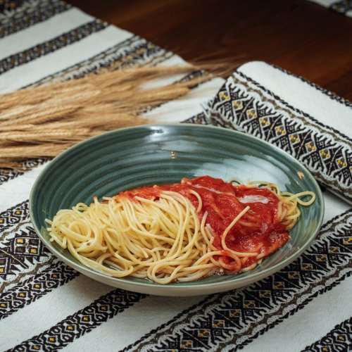 Spaghetti mit hausgemachter Tomatensauce